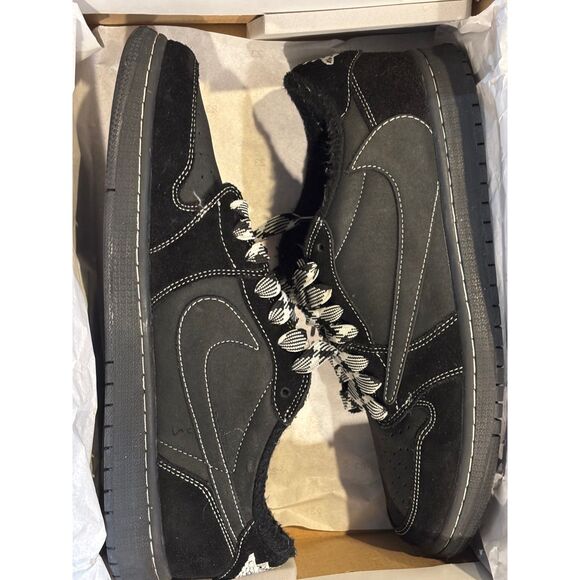 Nike \